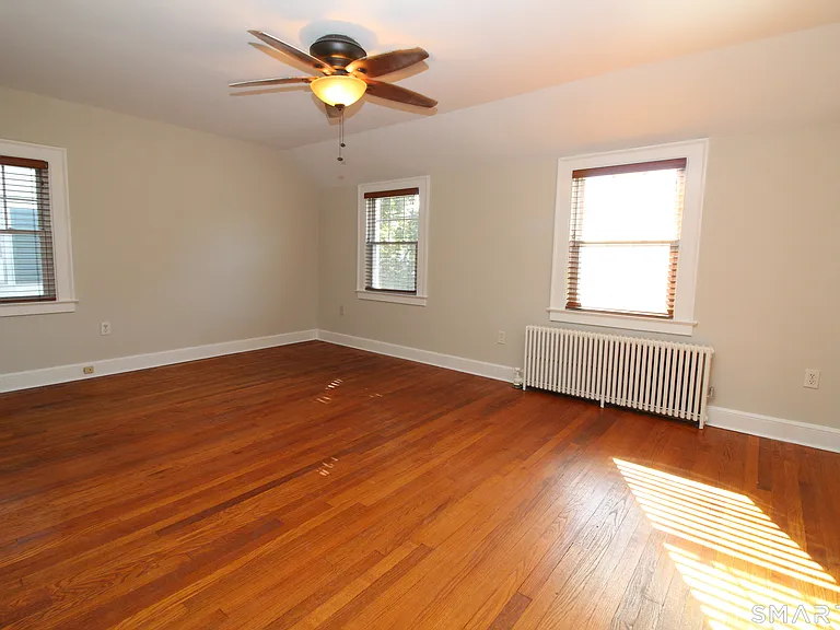 53 Lilac Ave — Photo 18