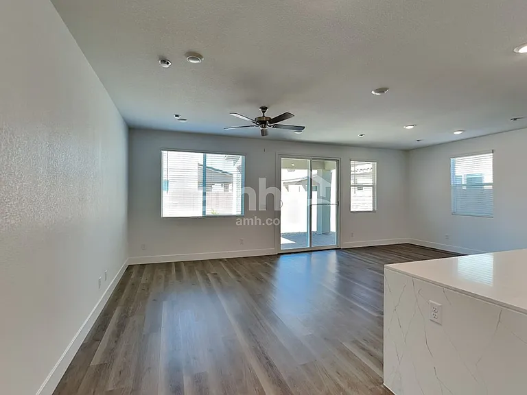 8386 Flagpole Loop Ave — Photo 7