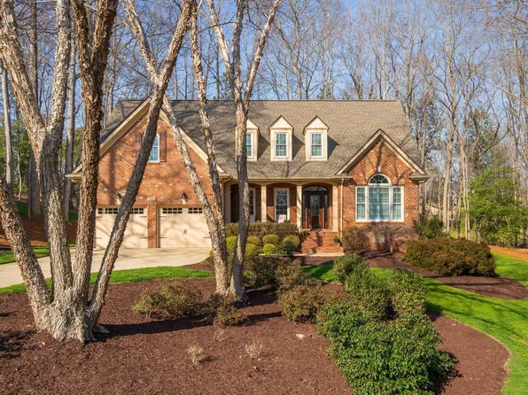 5033 Sunset Fairways Dr, Holly Springs, NC 27540