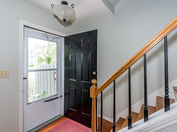 4th image of 335 Cardinal Rd