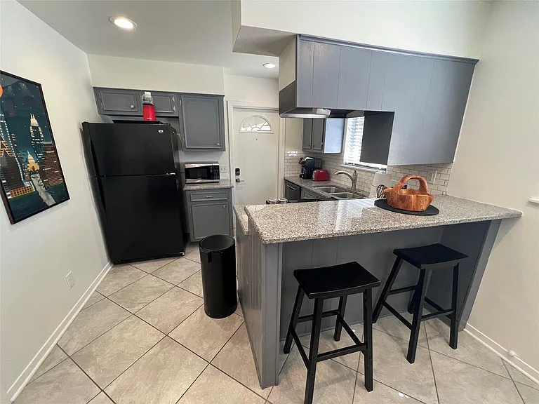 1715 Bluebonnet Ln #A — Photo 6