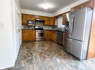 142A Pendleton Pl, Old Bridge, NJ 08857