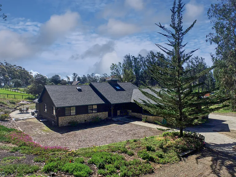 1540 Indiana Way — Photo 44