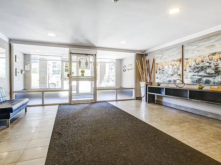 7 Richgrove Dr — Photo 11