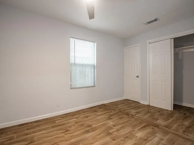 1422 Ruthven St — Photo 16