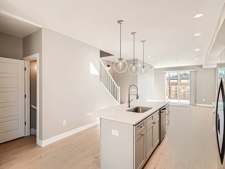 3434 N Garfield St — Photo 9