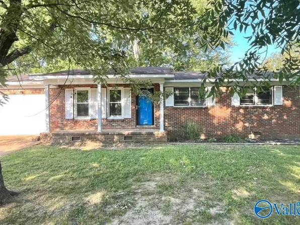 808 Elizabeth Pl SW, Hartselle, AL 35640