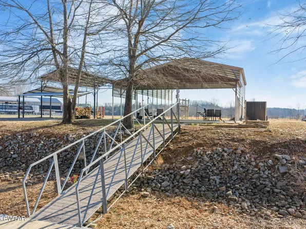 267 S South St, Decaturville, TN 38329