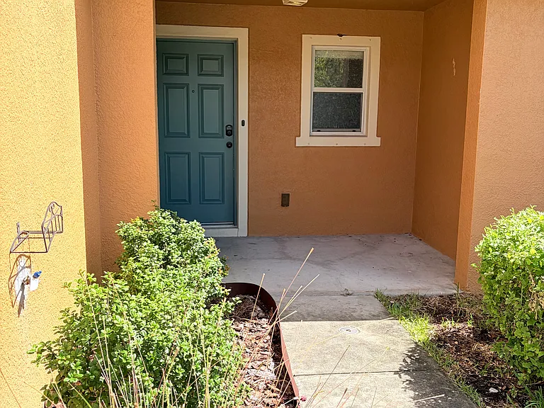 2526 Sandy Beach Ln — Photo 2