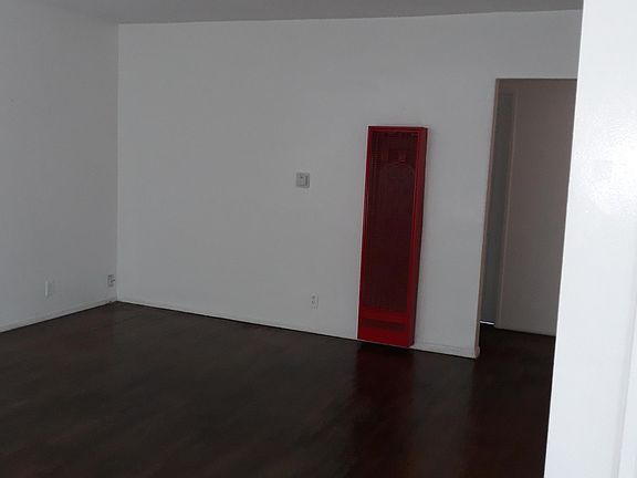 2nd image of 4433 Triggs St
