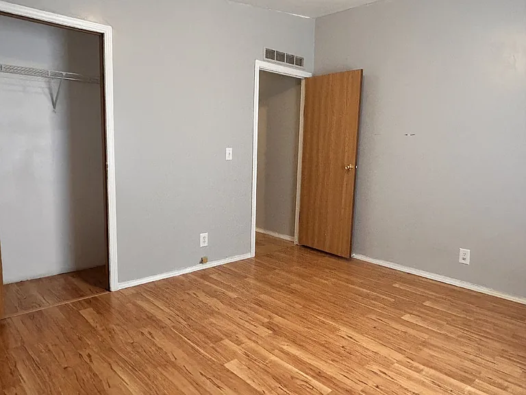 5024 Shamrock Way — Photo 18