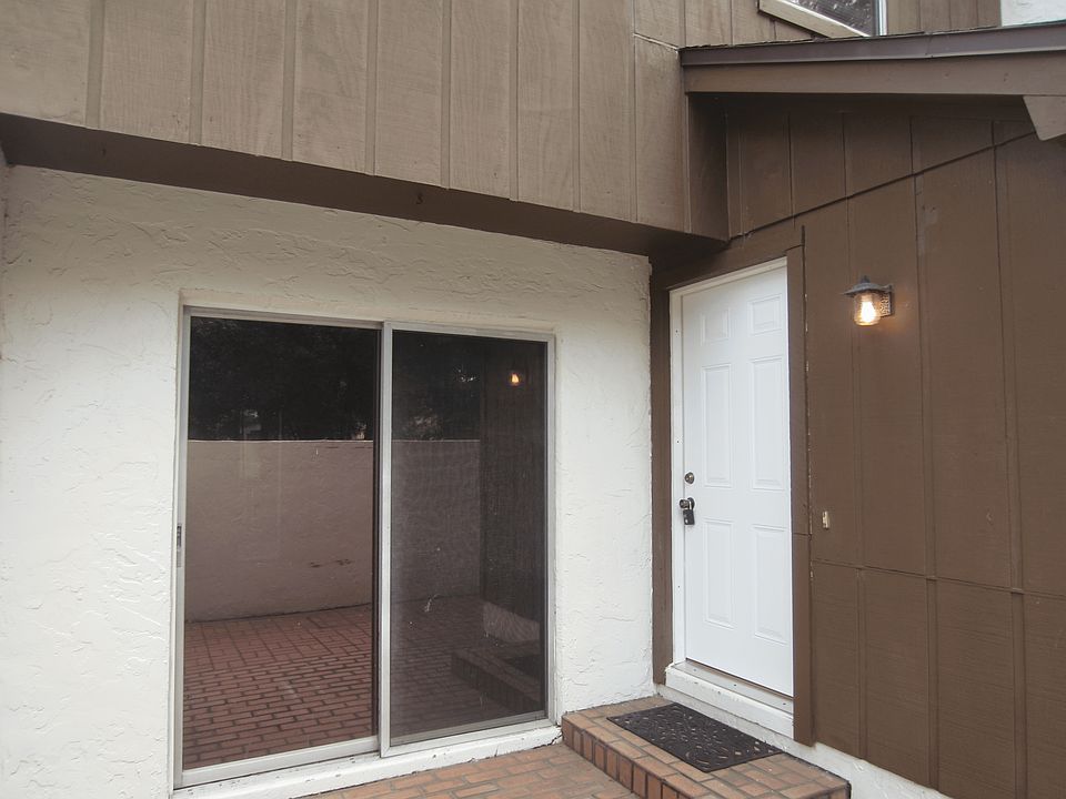 2nd image of 2720 Castle Way