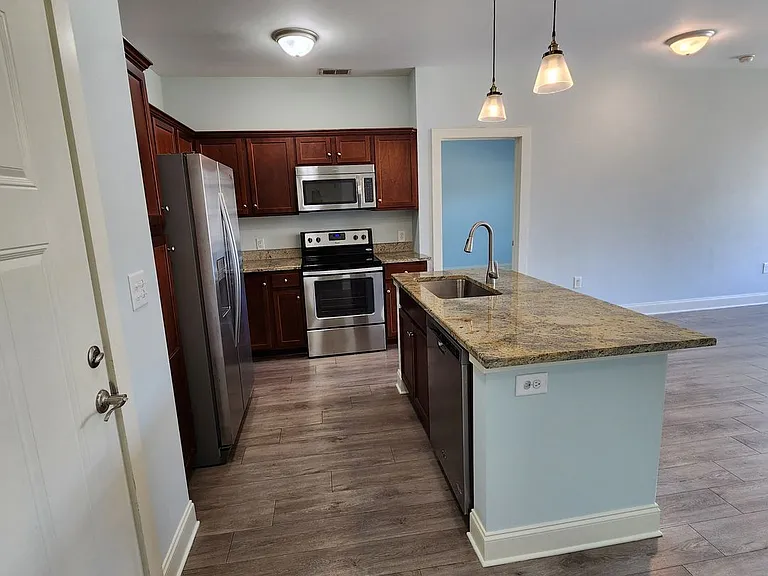 4021 Blackstone Dr #200 — Photo 25