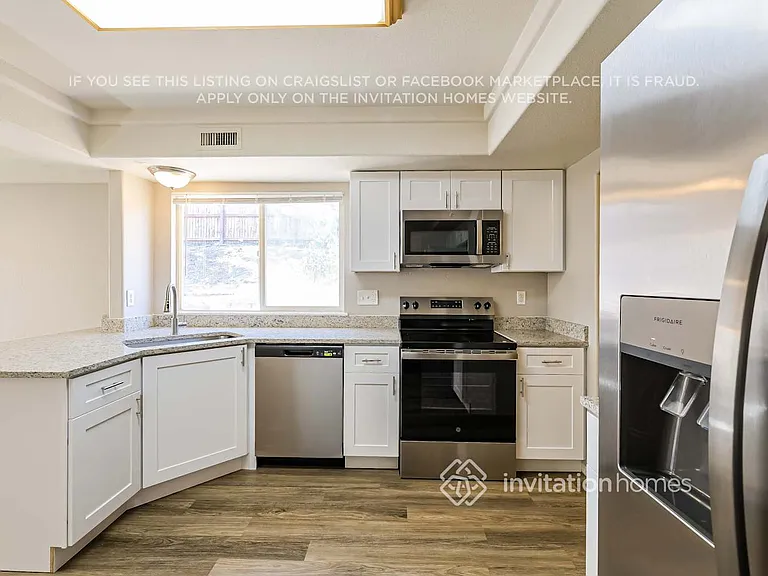 21166 E 40th Pl — Photo 8