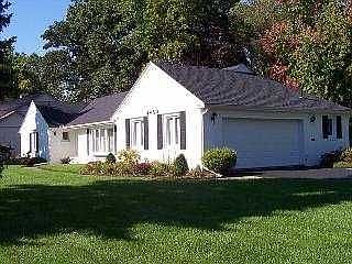 2nd image of 4450 River Rd