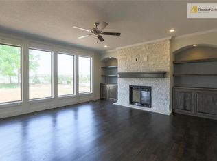 8710 W 165th Ter, Overland Park, KS 66085