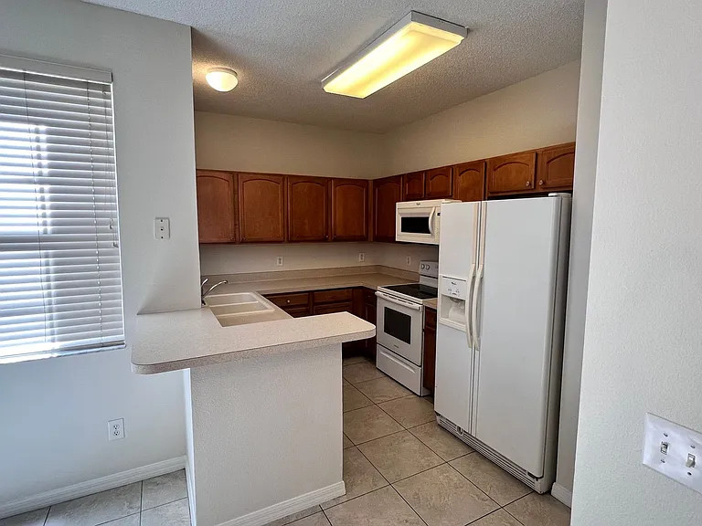 3548 Peppervine Dr — Photo 10
