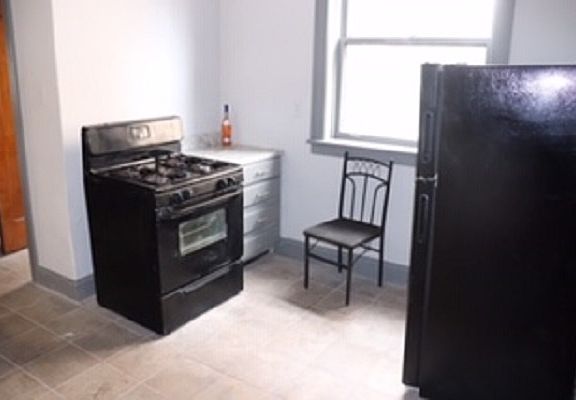 4th image of 8249 S Maryland Ave