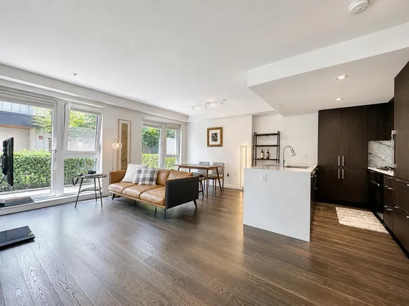 5383 Cambie St #104, Vancouver, BC V5Z 2Z9