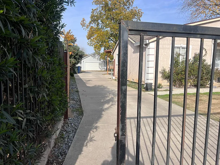 463 Peralta Ave — Photo 22