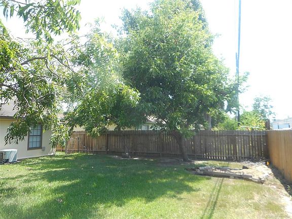 3rd image of 20407 Blue Juniper Dr