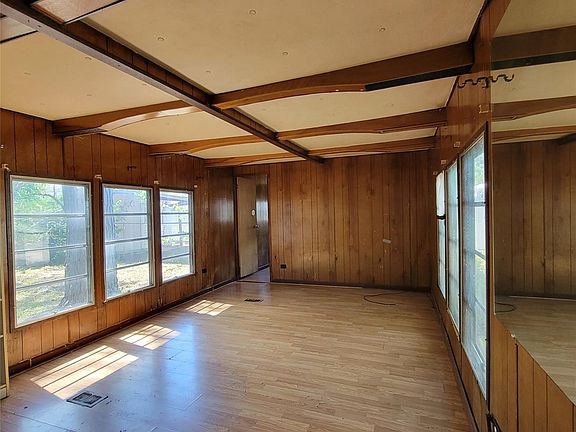 4th image of 4945 Wrenn Dr
