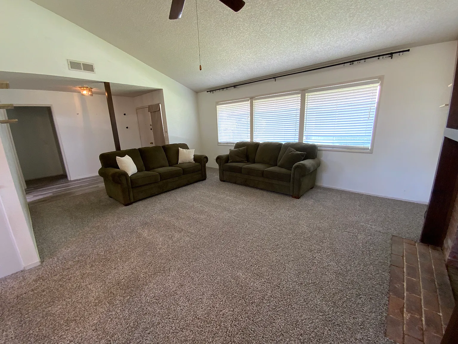 2 bed, 1215 sqft, $2,000 — Photo 4