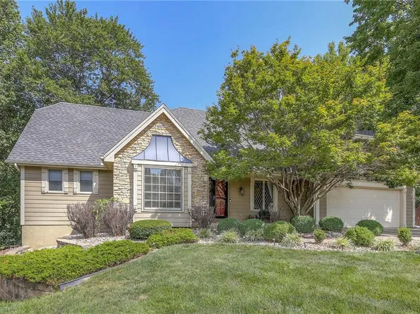 28 Camelot Pl, Liberty, MO 64068