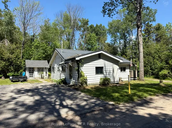 105 Washington Ave, Georgian Bluffs, ON N4K 5N4