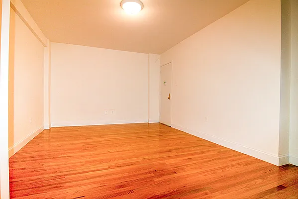 Rented by Horowitz Real Estate | media 18