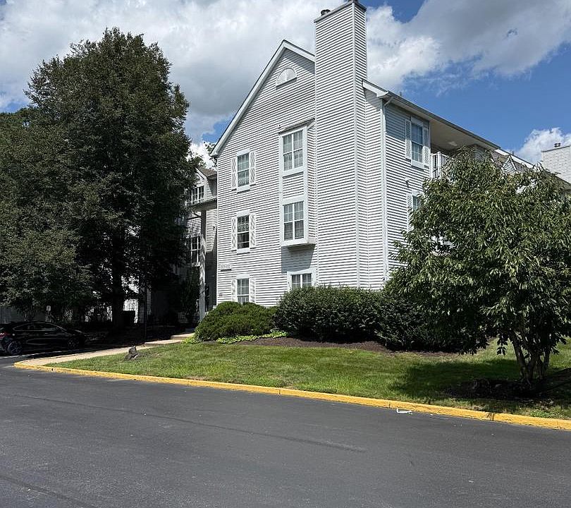 1st image of 610 Willings Way