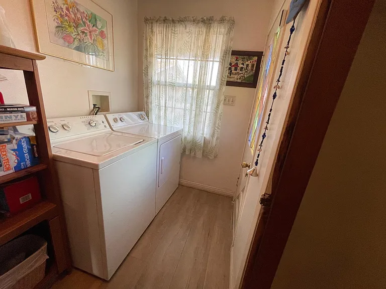 4224 Blackthorne Ave — Photo 14