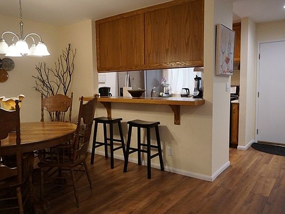 3rd image of 20134 Leadwell St Unit 147