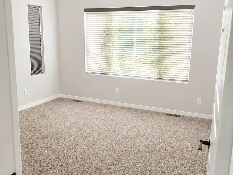 6461 Vistancia Ave — Photo 1