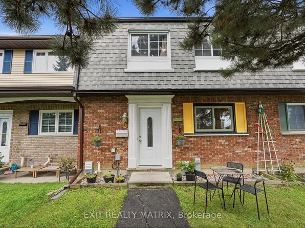 1661 Heron Rd #3, Ottawa, ON K1V 6A3