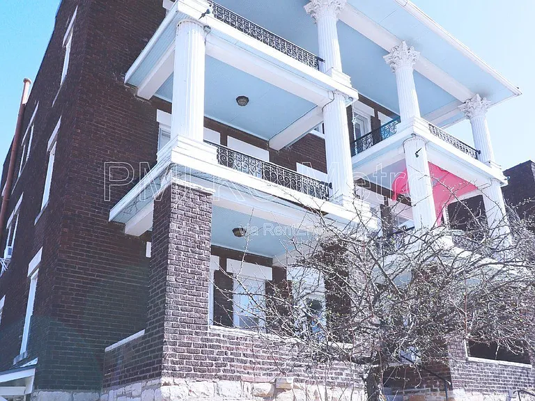 301 Bellefontaine Ave #B — Photo 10
