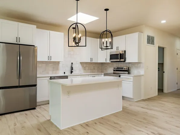 5239 La Colonia Dr NW, Albuquerque, NM 87120