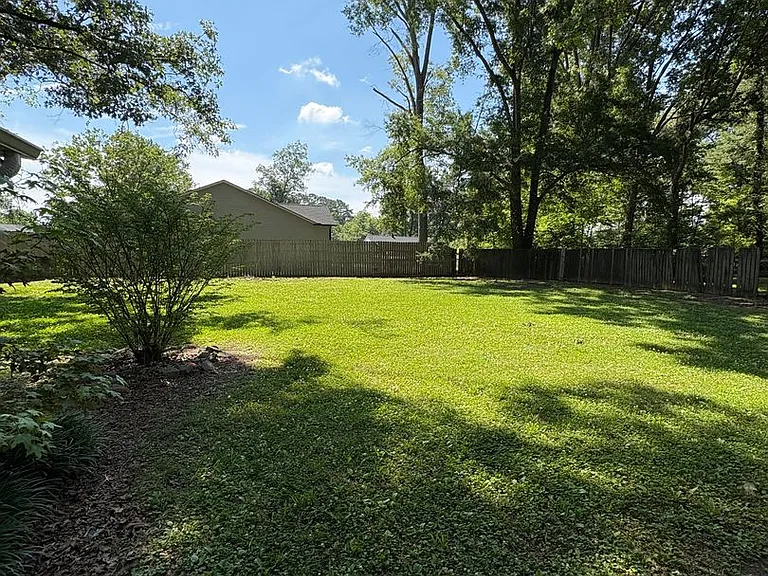 940 Julian Rd — Photo 22