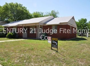 1900 Leacrest St, Arlington, TX 76010