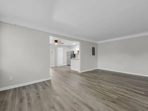 Presidents Square, 7855 Harrison Ave #Fbdba20dc, Cincinnati, OH 45231