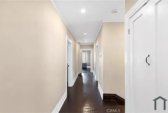 2754 Kenwood Ave — Photo 14