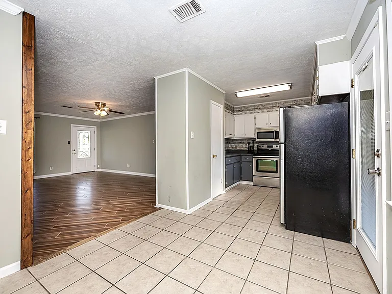 5836 Slater Cir — Photo 18