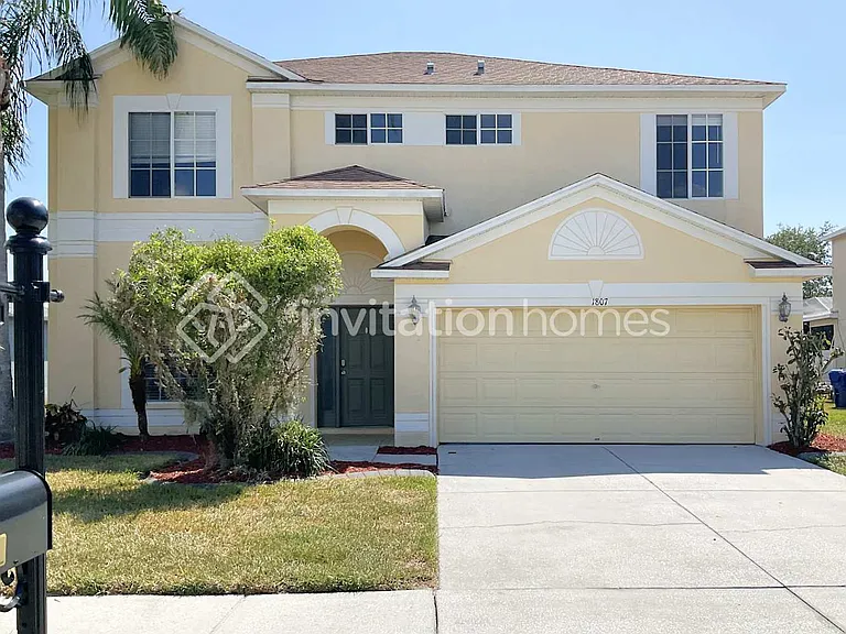 1807 Sweetspire Dr — Photo 1
