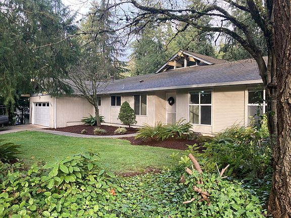 3rd image of 1624 216th Ave SE