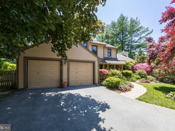 7 Flyway Dr, Newtown Square, PA 19073