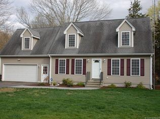 6 Garden Ct, Gales Ferry, CT 06335