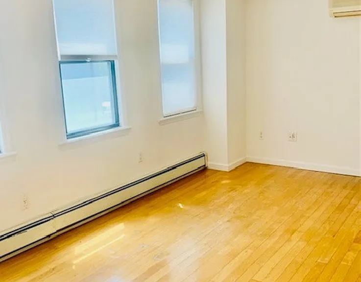 334 9th Ave #3R — Photo 2