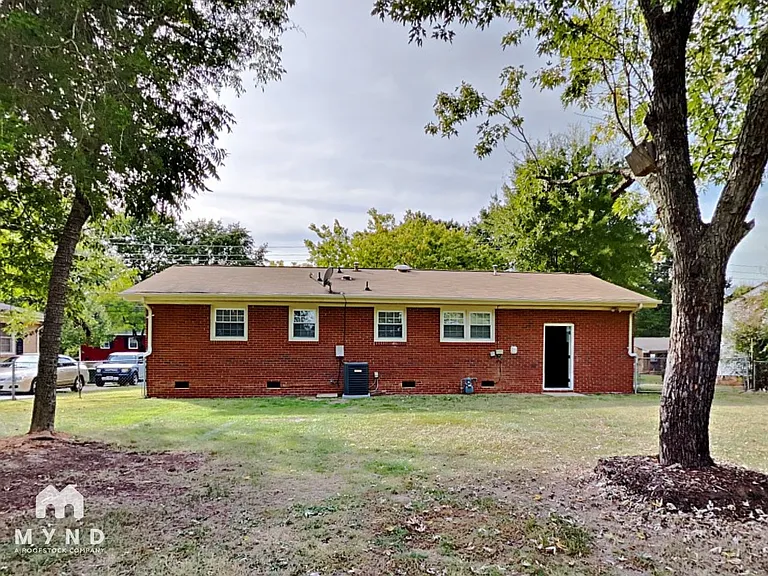 528 Efird St — Photo 26