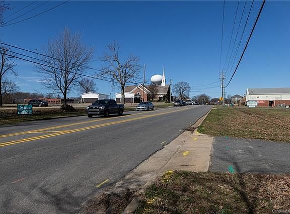 4th image of 1459 Mecklenburg Hwy