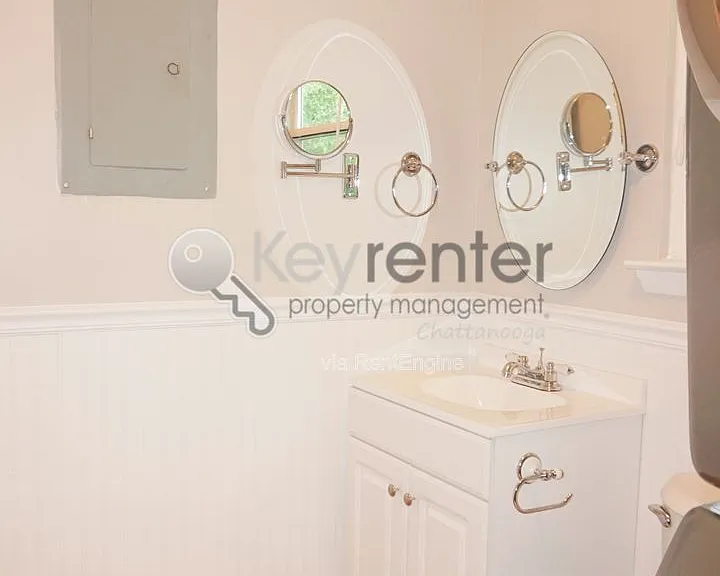 1024 Garnett Ave — Photo 8